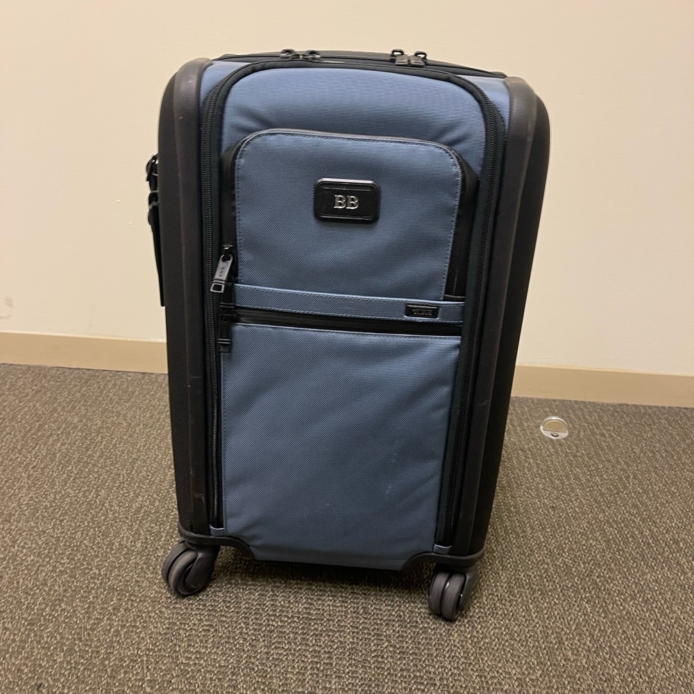 Tumi Alpha 3 International Expandable 4 Wheeled Carry-On Storm Blue